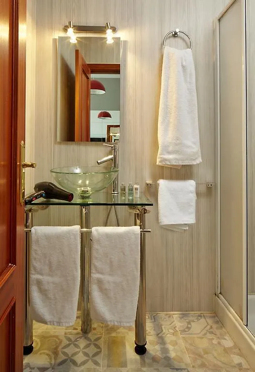 Lodgingmalaga Santos (Adults Only)
